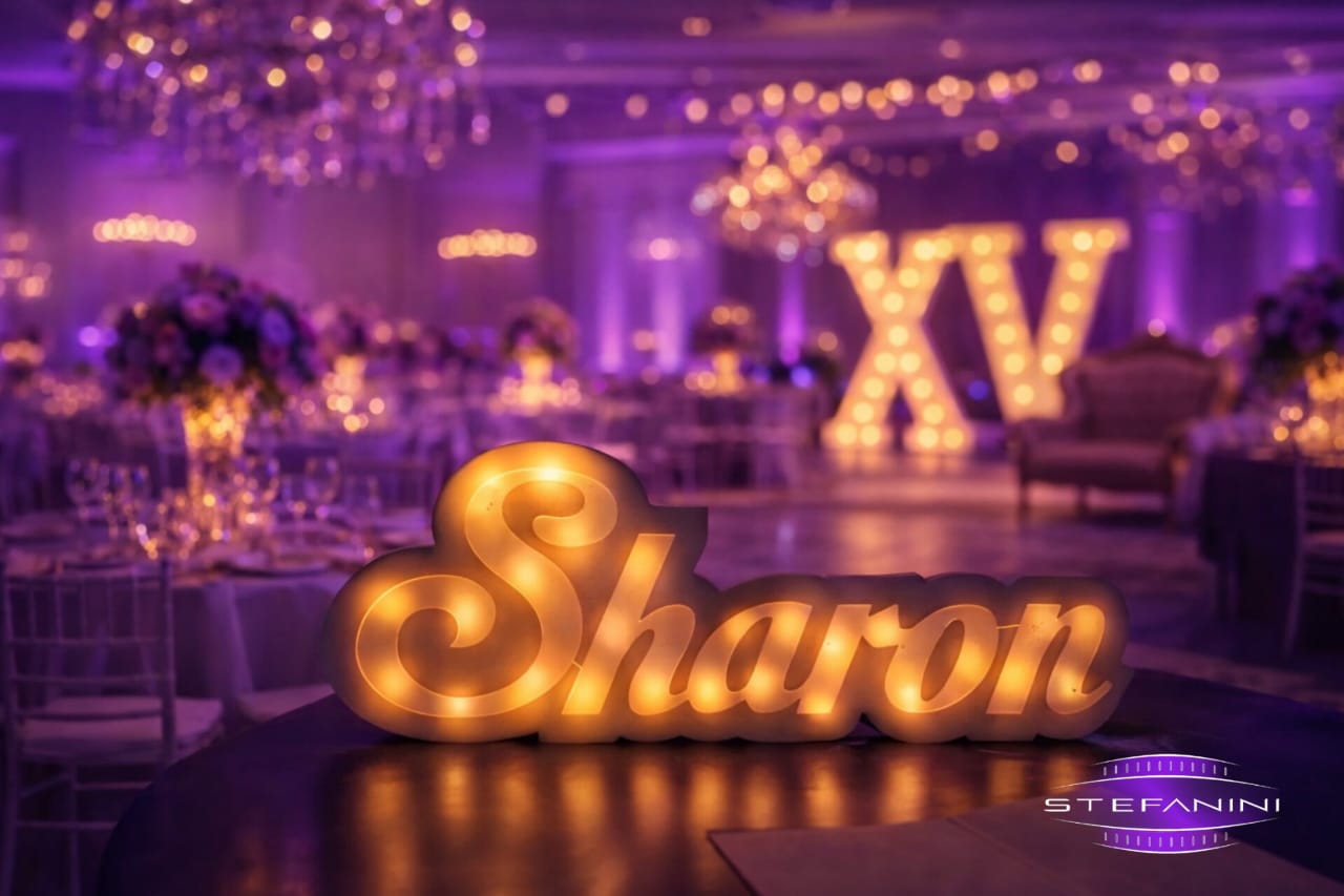 Nombres en Cursiva Luminoso